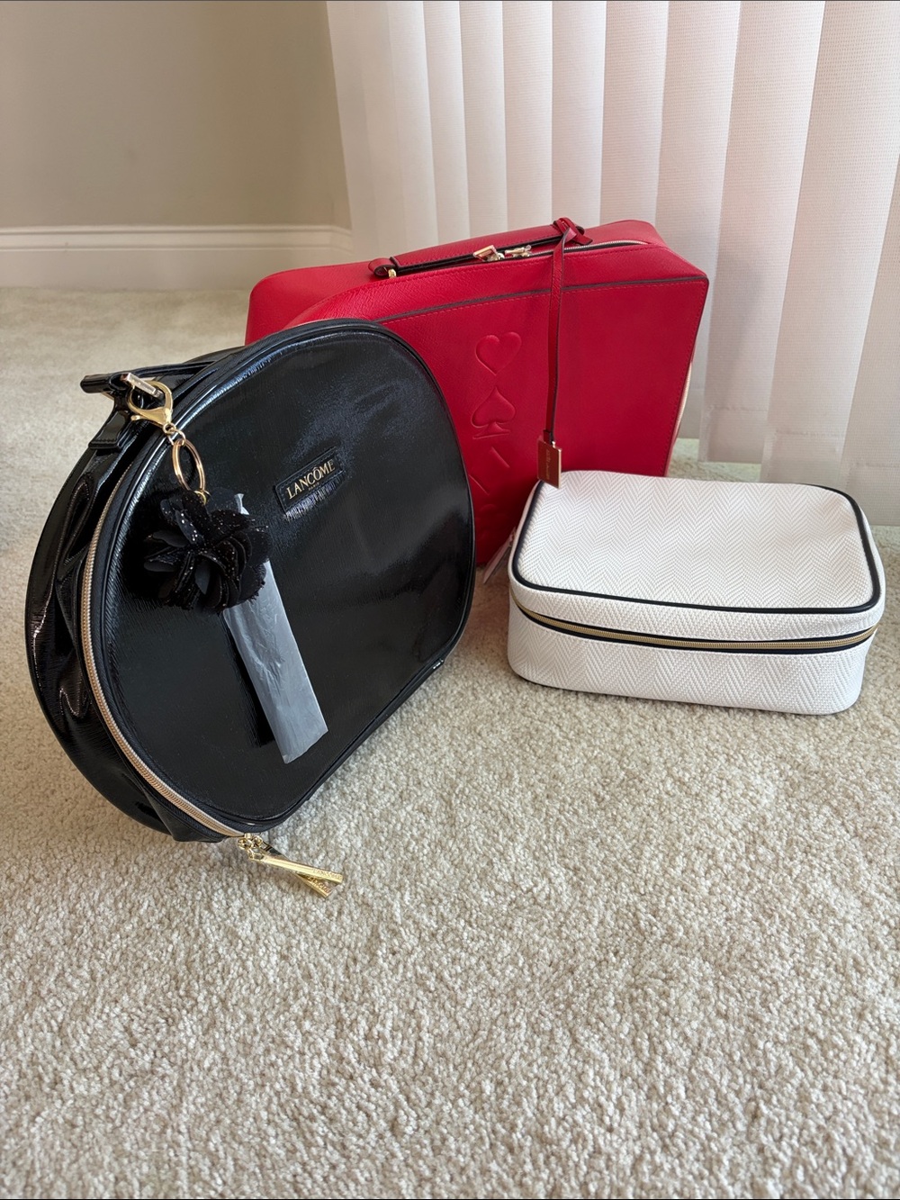 New cosmetic bags red, white and Black Patent Round Bag